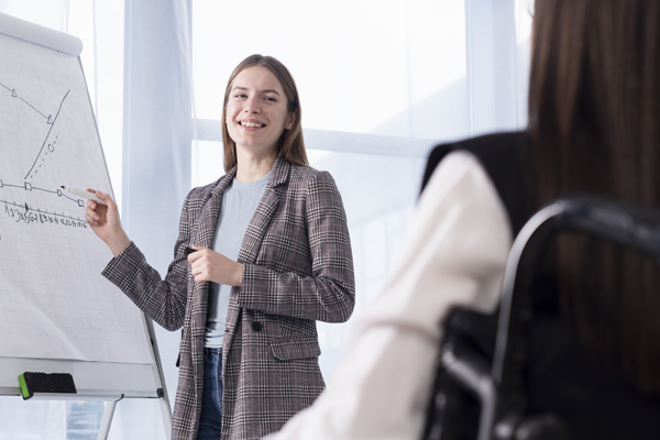 女性英会話研修講師