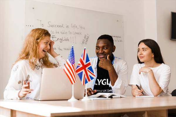 英会話AEONで英会話を楽しむ人々