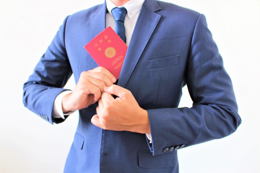 海外出張・研修・赴任前のサラリーマン